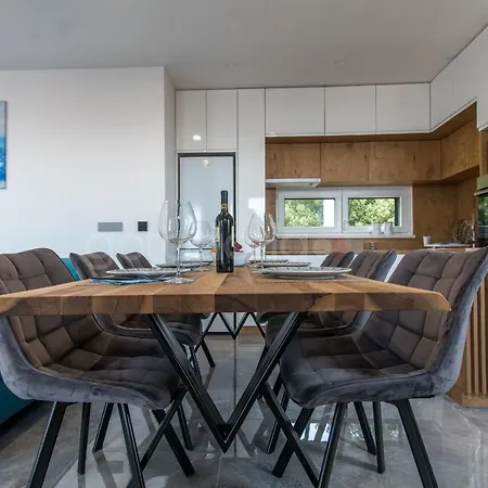 Seashell - Luxury Seaview Apartment Makarska