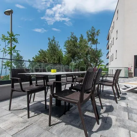 Seashell - Luxury Seaview Apartment Makarska