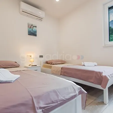 Seashell - Luxury Seaview Apartment