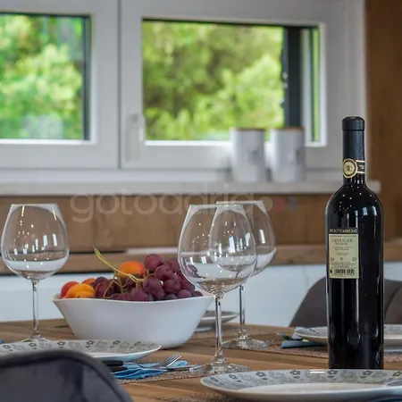 Seashell - Luxury Seaview Apartment Makarska
